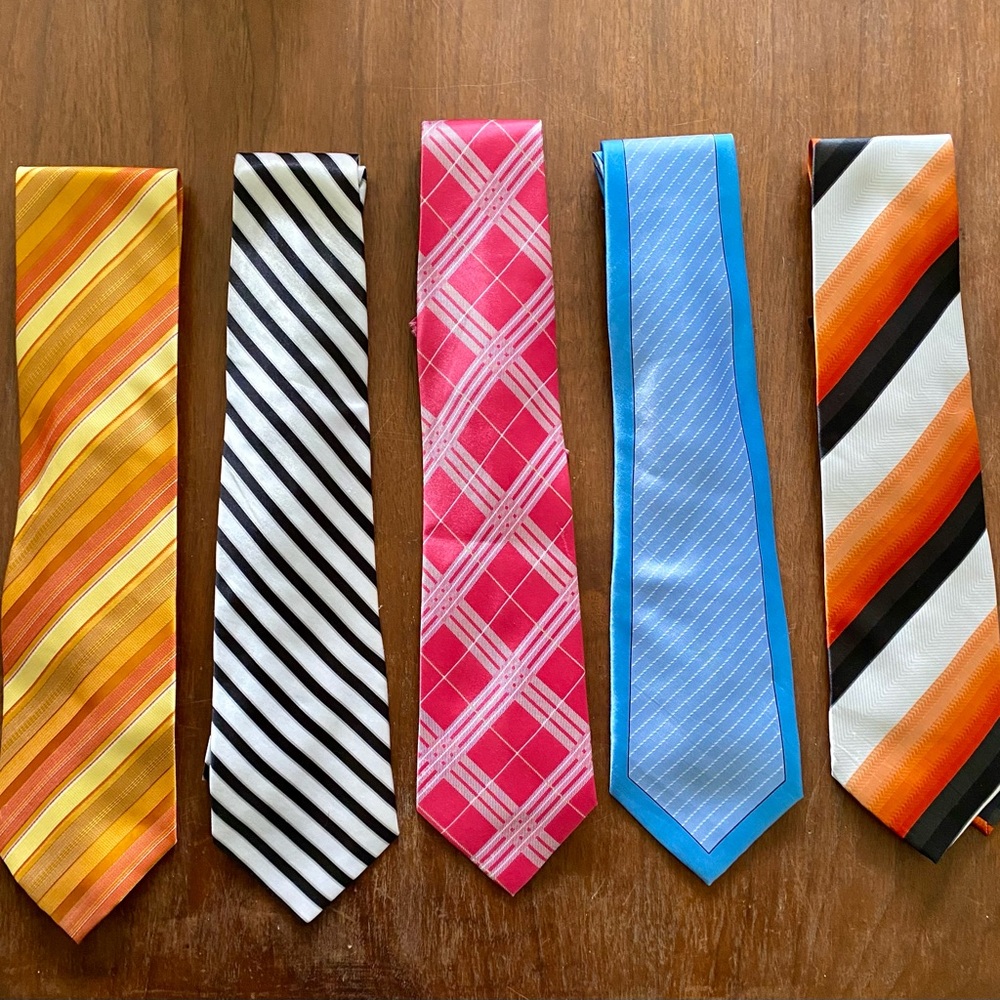 Men's Tie - Bold Pink with assorted Dress Ties complete with pocket squares - Picture 2 of 2